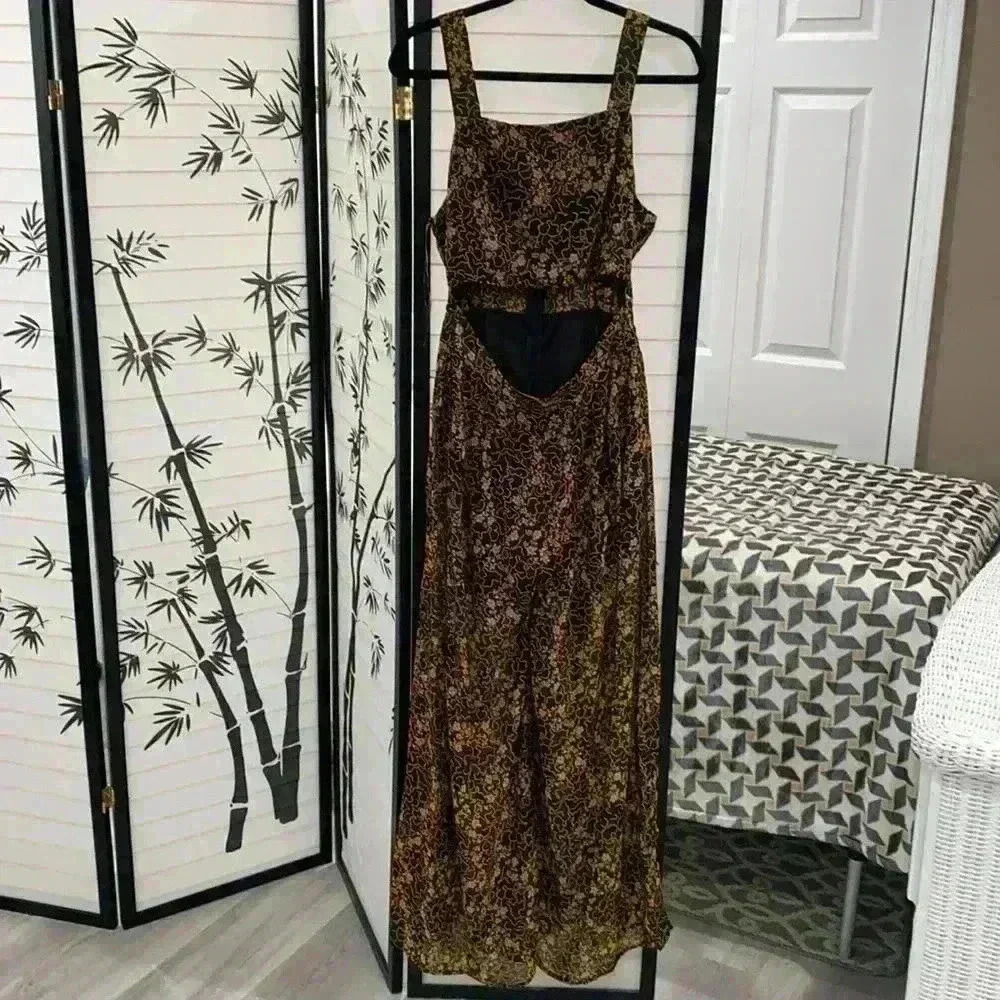 Jumpsuit - Picture 2 of 3